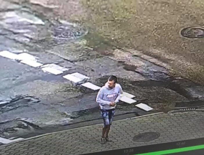 Viduryje dienos atėmė piniginę (prašo padėti atpažinti)