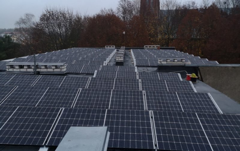 Ant komisariato stogo – saulės jėgainė