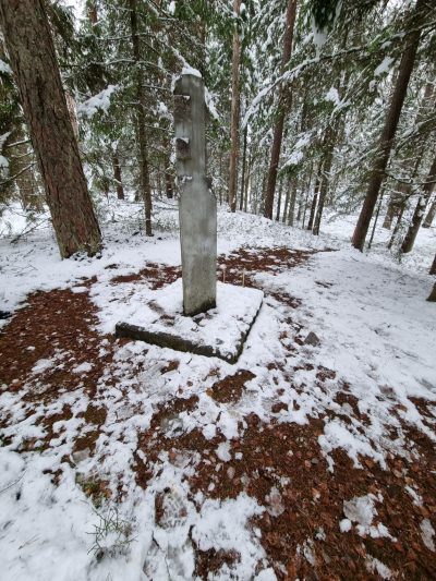 Suniokota daugiau paminklų ir informacinis stendas partizanams