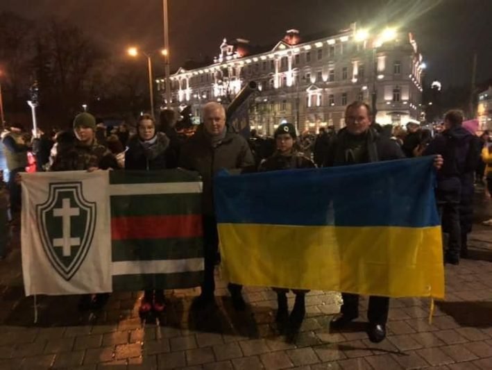 Veliuonos jaunieji šauliai Rusijos sukelto karo metines minėjo Vilniuje