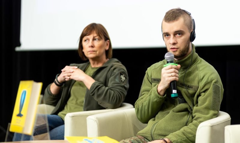 Ukrainiečių rašytojas, stojęs į kovą prieš Rusiją: į Lietuvą atvyko tiesiai iš fronto. Yra viešėjęs ir Jurbarke