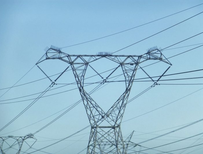 Įsigalioja perpus mažesnis visuomeninio tiekimo tarifas, 7,6 proc. didesnė garantinio tiekimo kaina