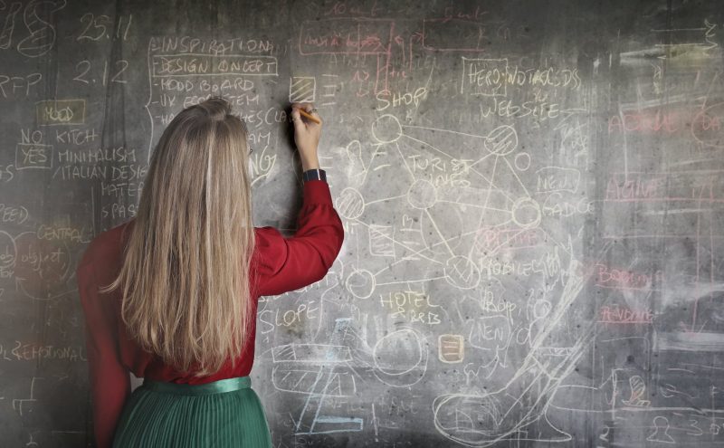 Abiturientai ir dešimtokai pasitikrino matematikos žinias ir gebėjimus: dvyliktokai vidutiniškai surinko 9,5 taško iš 22 galimų