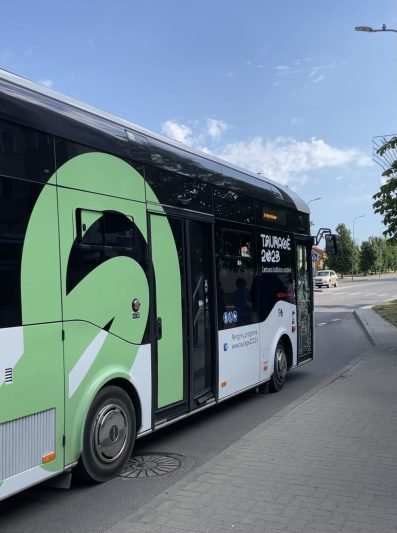 Tauragės autobusuose – netikėtos istorijos pamokos