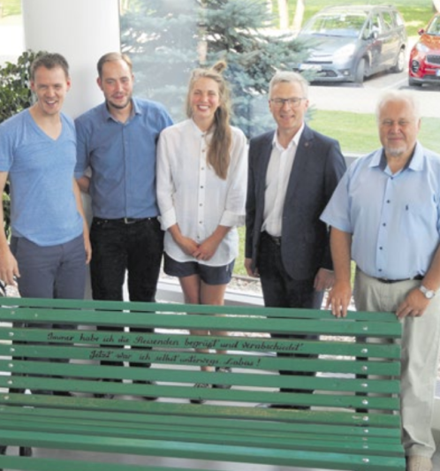 Miestai apsikeitė draugystės suoleliais. 2021 m. rugpjūčio 16 d. Lichtenbergo jaunimas perima Jurbarko suolelį.