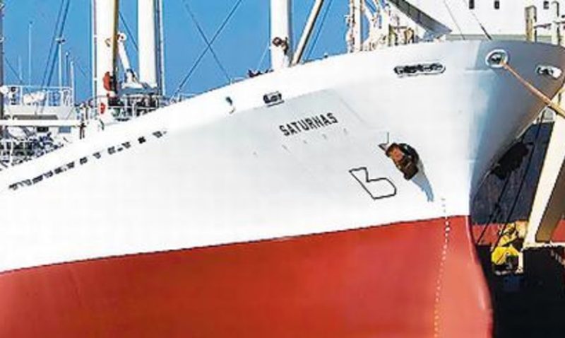 2009 m. prie Nigerijos krantų užpultas AB „Limarko laivininkystės kompanijai“ priklausantis laivas „Saturnas“, plaukęs su Lietuvos vėliava. Įkaitais paimti penki įgulos nariai.