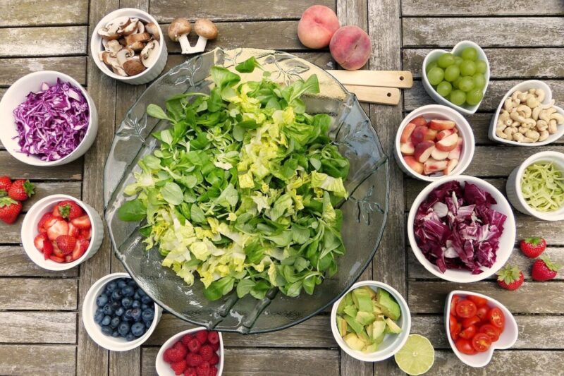 Nuo cepelininio dangaus iki Italijos šilumos – tik vienas žingsnis: pasigaminkite salotas iš aukščiausios klasės ingredientų (receptai)