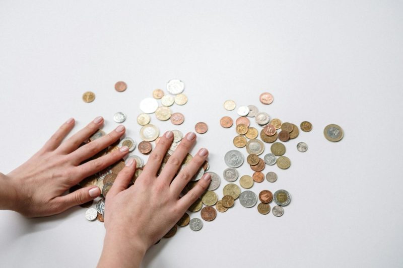 Nutarė atsisakyti 1 ir 2 centų monetų atsiskaitant grynaisiais pinigais: suma bus apvalinama