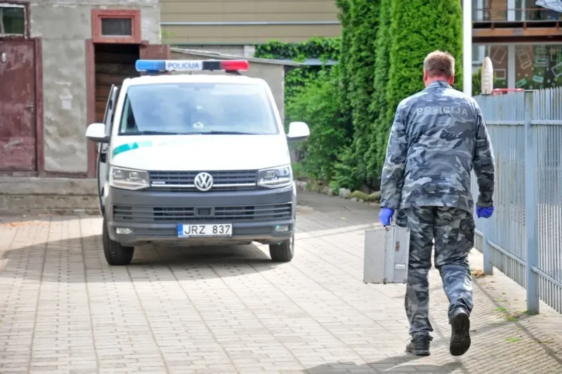 Kraupi žmogžudystė Jurbarke: po daugybės smūgių aukos širdis sustojo Kauno klinikų reanimacijoje