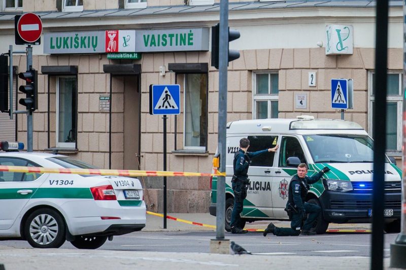 Vilniaus centre aidėjo šūviai, sužeisti du pareigūnai / J. Stacevičiaus / LRT nuotr.