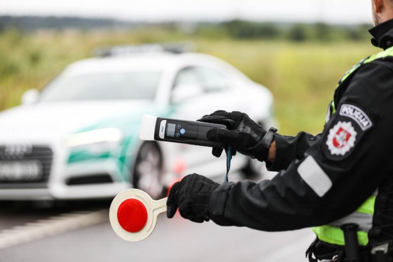 Po Jurbarką malėsi girtutėlis ir be teisių