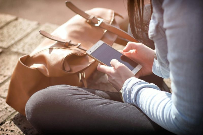Nuo telefonų spinduliuotės apsaugančius aksesuarus gamina ir lietuviai: ar veikia?