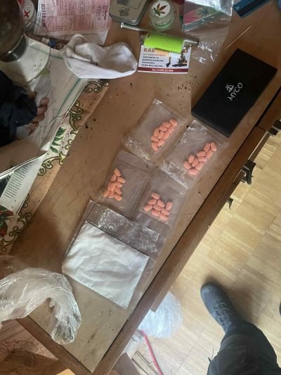 Radinys nuvedė pas galimą prekeivį narkotikais (nuotraukos)