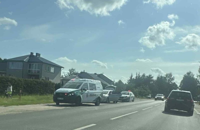 Pas moterį ir automobilyje rado narkotikų (6)
