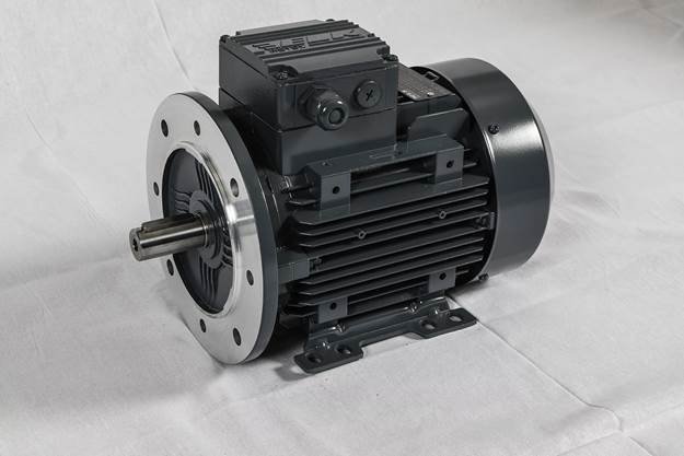 Trifaziai elektros varikliai: tipai, savybės ir pritaikymas
