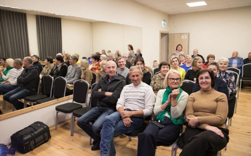 Ruduo žindaitiškius sukvietė pavakaroti