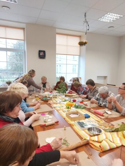 Seredžiaus „Avilyje“ dūzgia nuoširdi moterų bendrystė