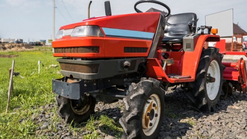 Statistika atskleidžia, jog mini traktorių paklausa Lietuvoje per 3 metus išaugo dvigubai: kas lemia naują kaimo modernizacijos bangą?