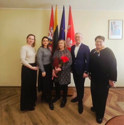 Į užtarnautą poilsį išlydėta ilgametė savivaldybės darbuotoja