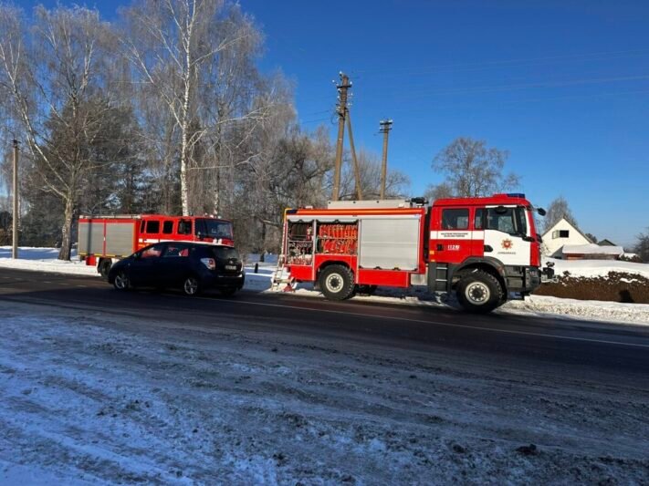 Ugniagesiai suspėjo – užgesino beįsiplieskiantį gaisrą (3)