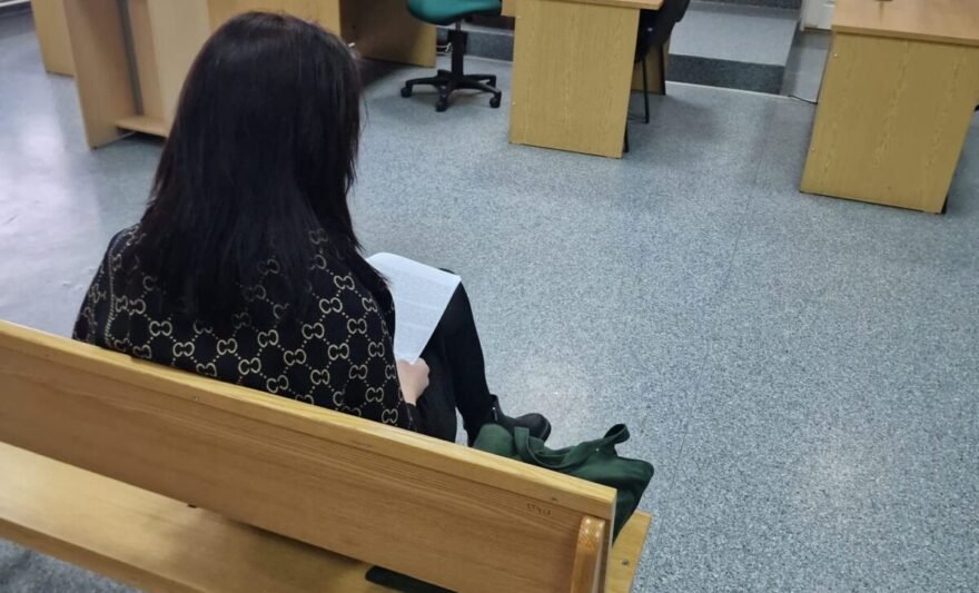 Kaimyną sužalojusi moteris kaltės nepripažino, bet bylos faktai teismui abejonių dėl jos elgesio nekėlė.