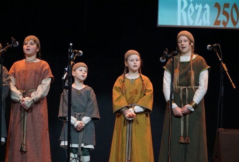 Po 200 metų sugrįžo M. L. Rėzos dainos