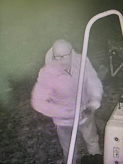 Policija prašo padėti atpažinti asmenį (nuotraukos)