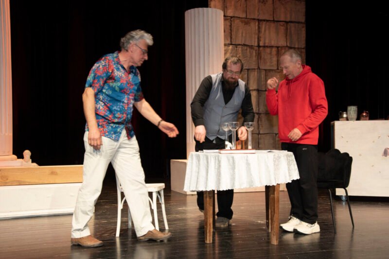 K. Glinskio teatras kviečia į premjerą