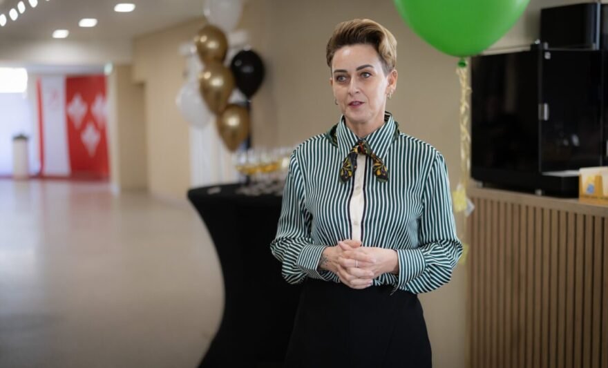 Giedrė Jackienė jurbarkiečius ir miesto svečius kviečia užsukti į jaukią kavos pertrauką Jurbarko kultūros centre.