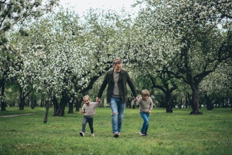 Savaitės pradžios orai: kai kur – lietus, vietomis termometrai rodys 13 laipsnių šilumos