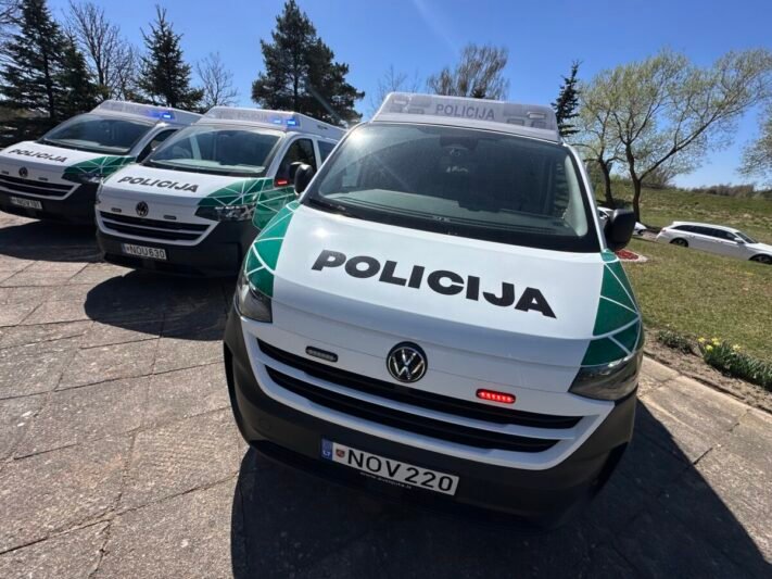 Policijai – trys nauji automobiliai (nuotraukos)