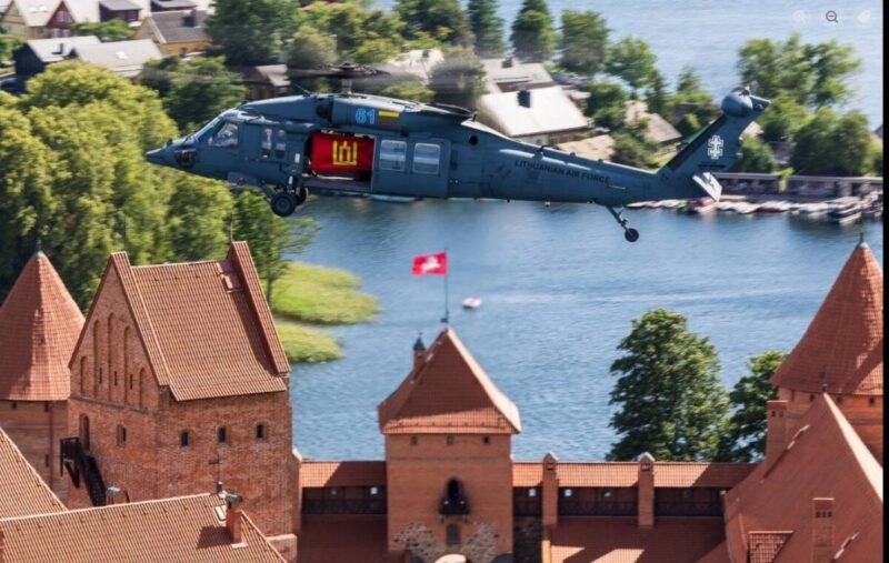 Apklausa: gyventojai labiausiai pasitiki Lietuvos kariuomene, mažiausiai – Seimu