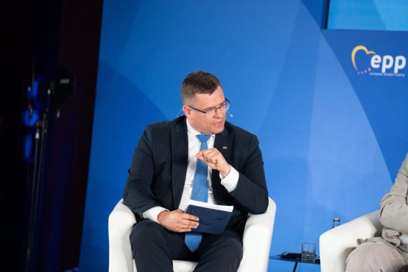 Apklausa: partijų lentelėje toliau pirmauja TS-LKD, palankiau vertinamas Kukuraitis (1)