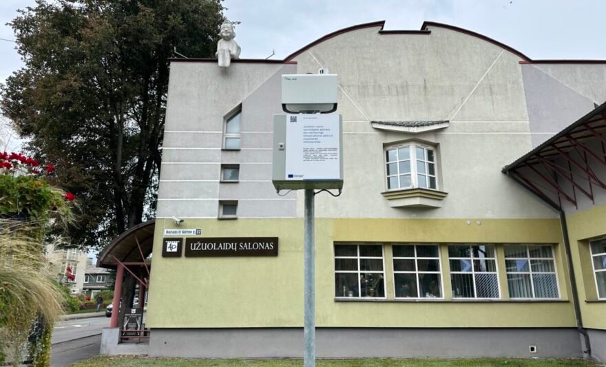 Vienintelis iki šiol Jurbarko rajono savivaldybės įgyvendintas regioninio plano projektas – aplinkos oro mo- nitoringo infrastruktūros įrengimas. Visi kiti projektai vis dar yra techninio projektavimo, derinimo ar rangovo paieškos etape. L. Pilecko nuotr.