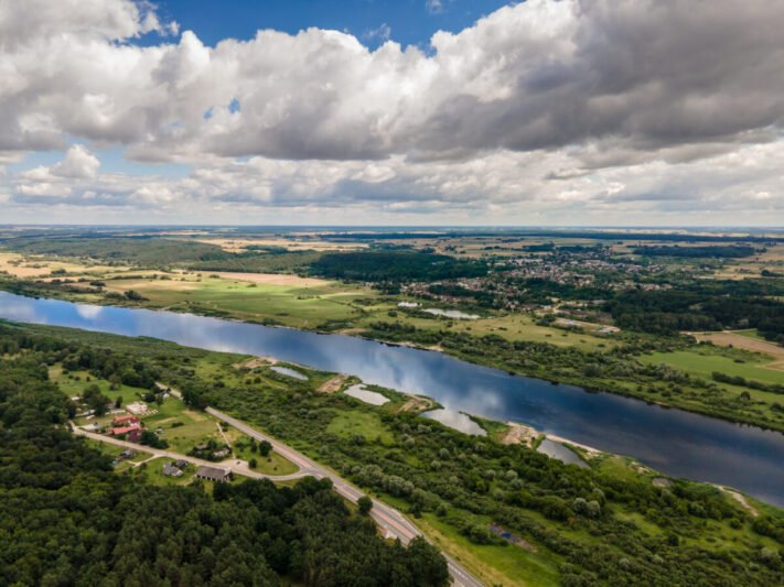 Orai: trumpą šilumos bangą pakeis lietingi ir vėjuoti orai