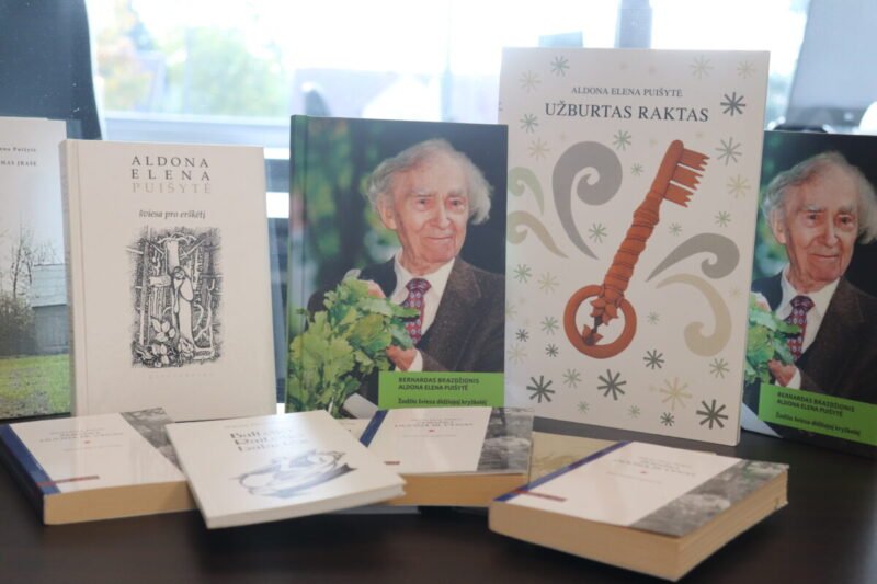 Girdžių bibliotekai – poetės Aldonos Elenos Puišytės vardas