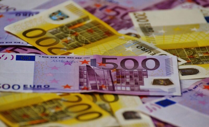 VRK partijoms išdalins valstybės dotacijas už antrąjį metų pusmetį: bus paskirstyta per 2,42 mln. eurų